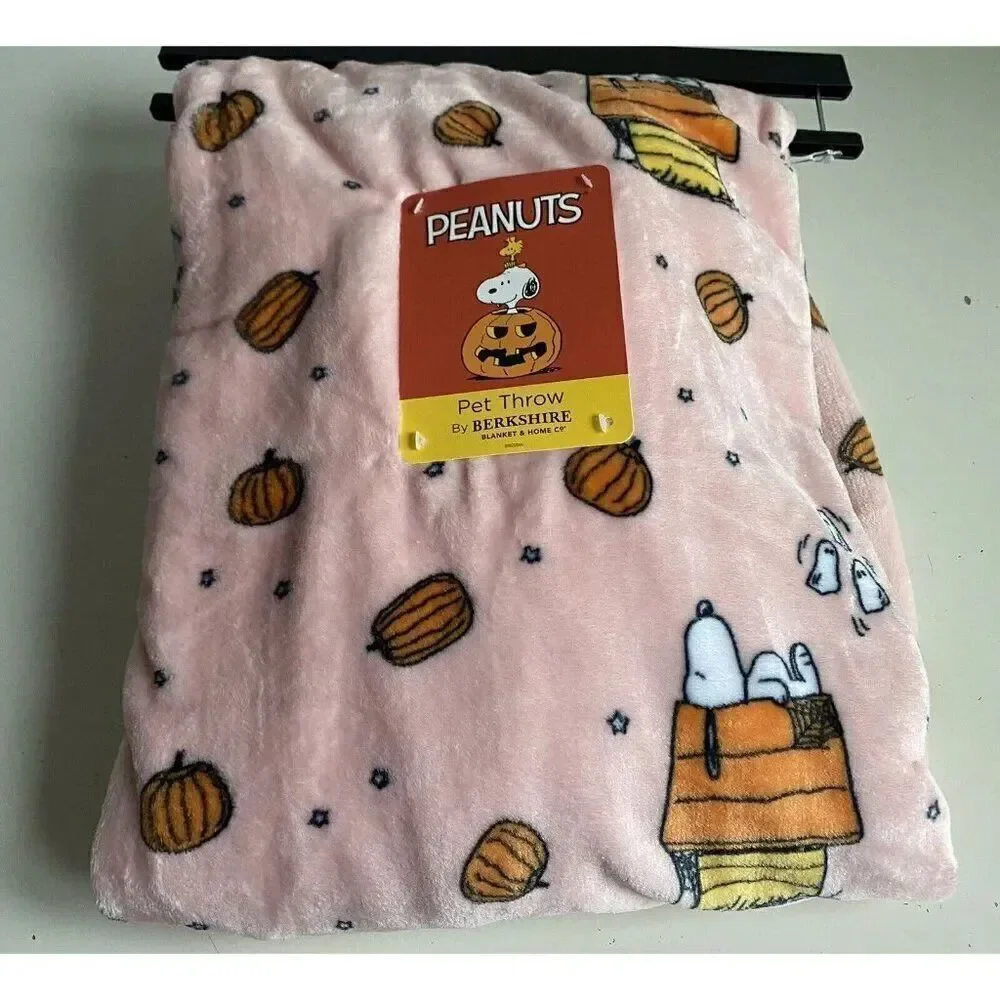 Peanuts Soft‎ Blanket Throw Snoopy Woodstock Pumpkin Halloween Pink 50X70” NEW